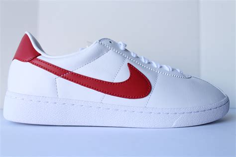 nike bruine sneakers